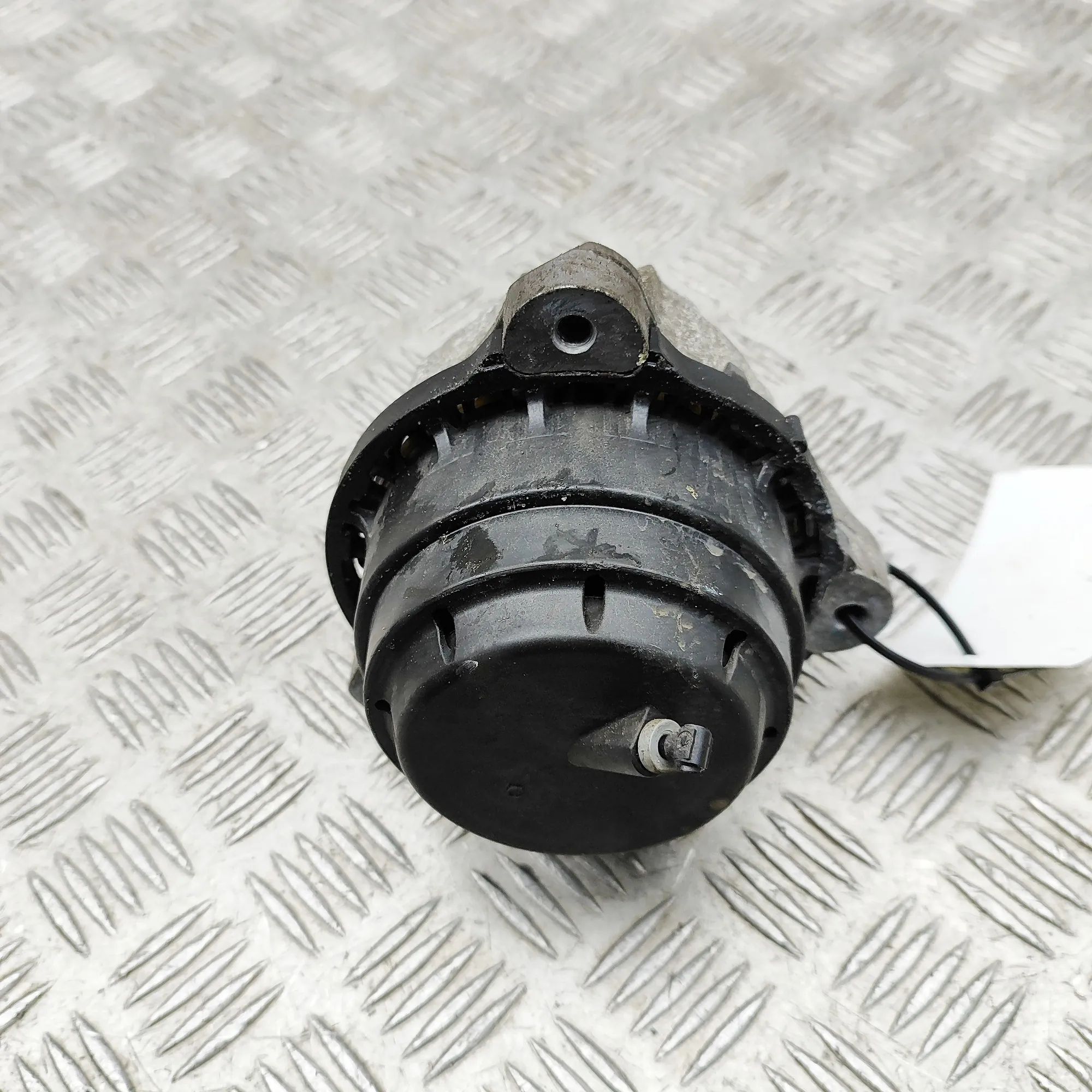 BMW 7 (G11 / G12) Right Side Engine Mount Right Side Engine Mount — BMW 7 G11, G12 (2014-...