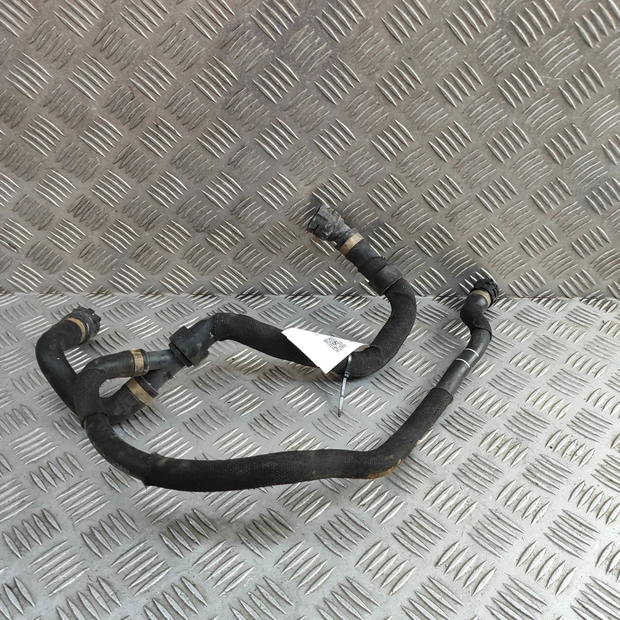 BMW 8 (G15) Jäähdytysnesteletku Coolant hose — BMW 8 Gran Coupe G16, F93 (2019-...