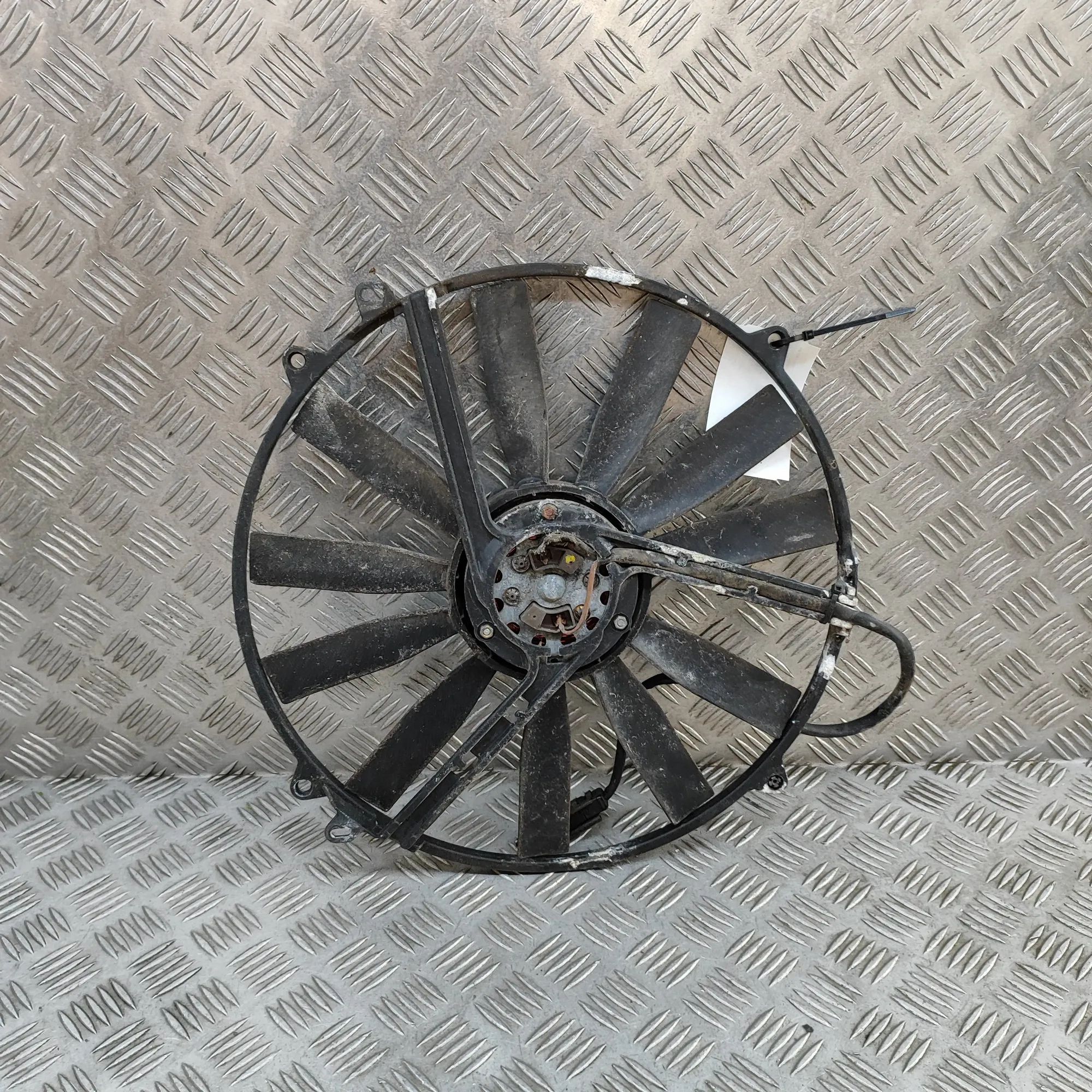 Mercedes-Benz 200 - 500 / E (W124) Engine Cooling Fan Engine Cooling Fan — MERCEDES BENZ E-CLASS (W12...