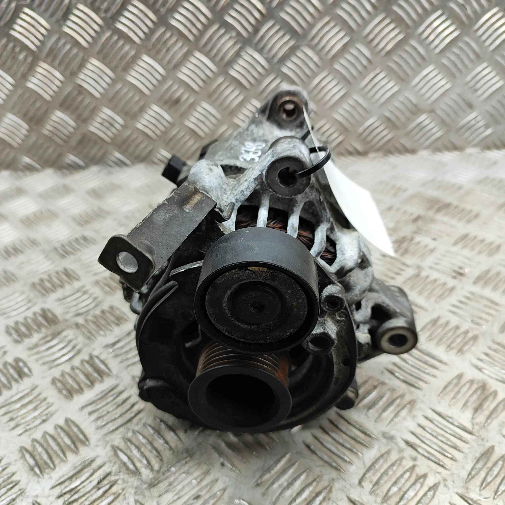 BMW 7 (G11 / G12) Alternator Alternator — BMW 7 G11, G12 (2014-2022) — 86112...