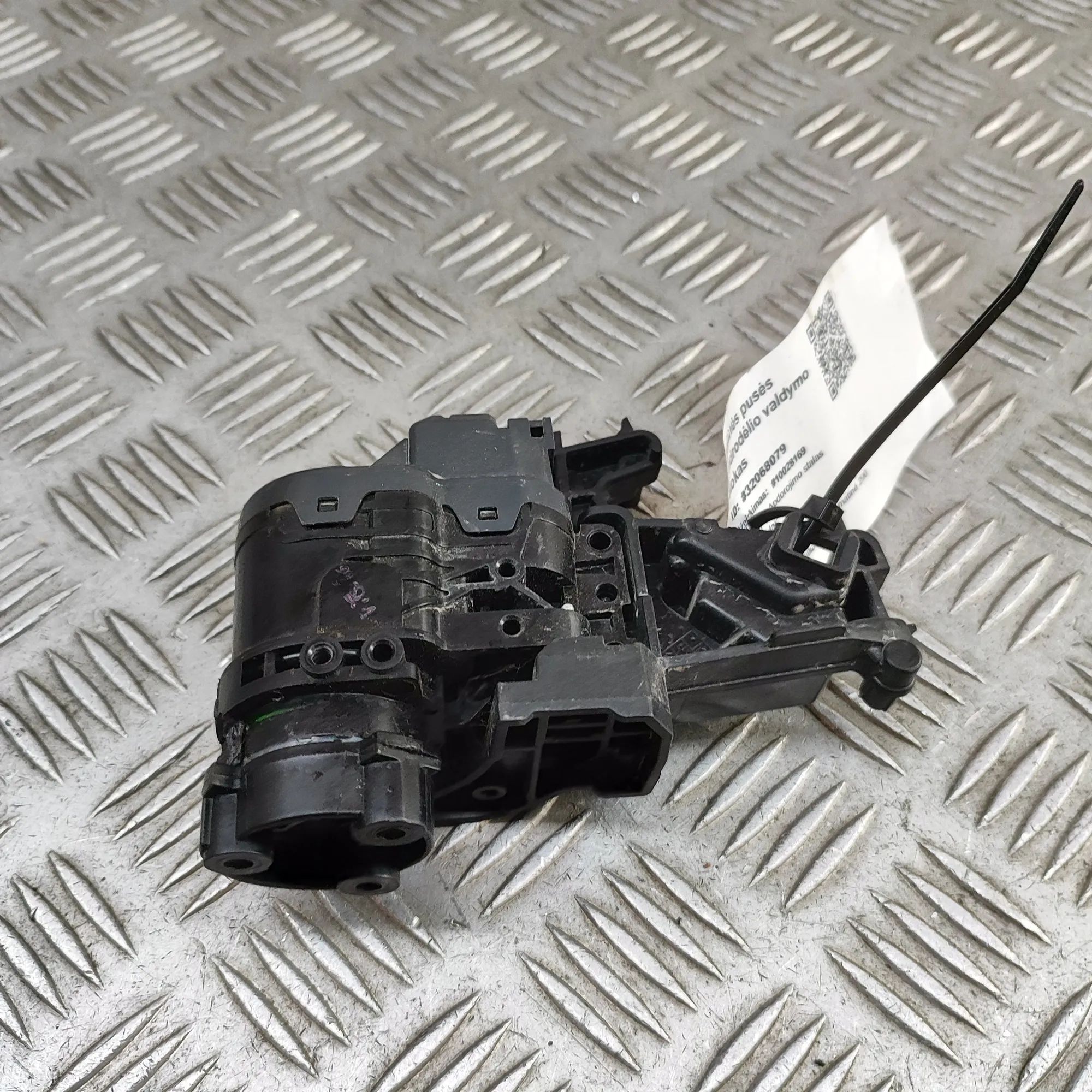 Nissan Ariya Mirror control unit — right Mirror control unit — right — NISSAN ARIYA FE0 ...