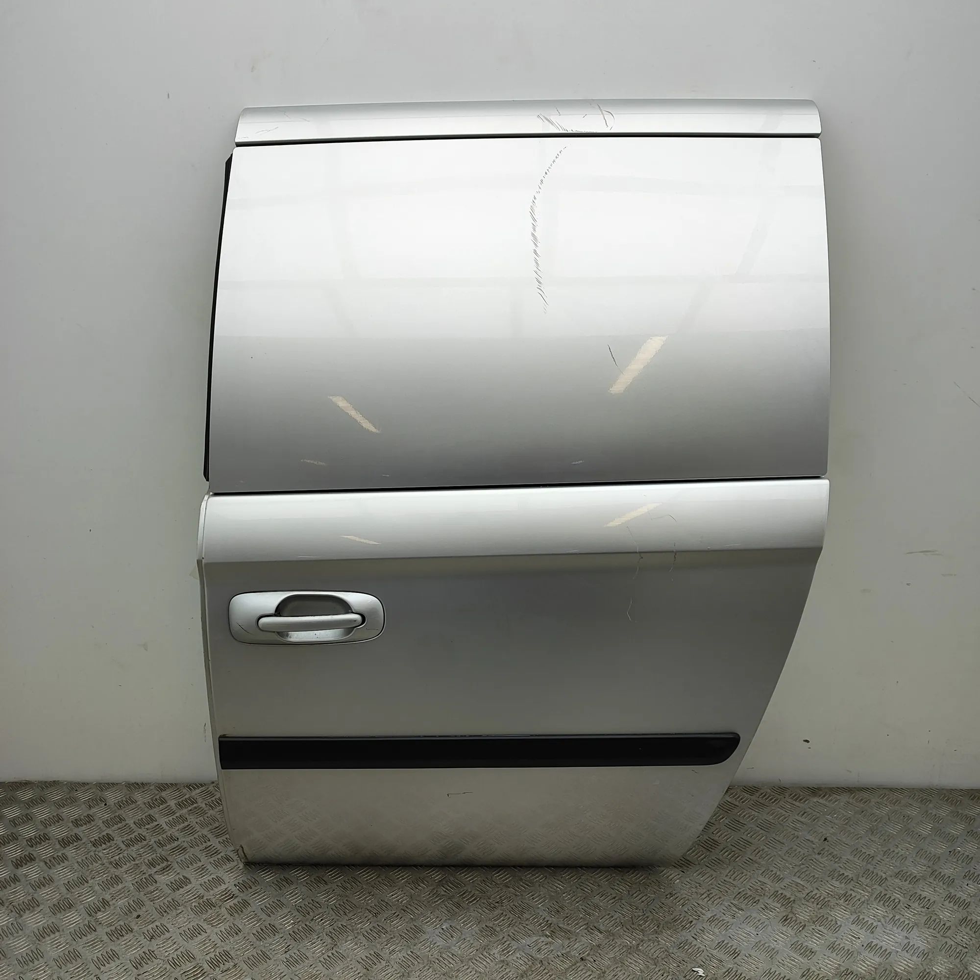 Chrysler Voyager / Town & Country Door — rear left Door — rear left — CHRYSLER VOYAGER IV RG, RS (...