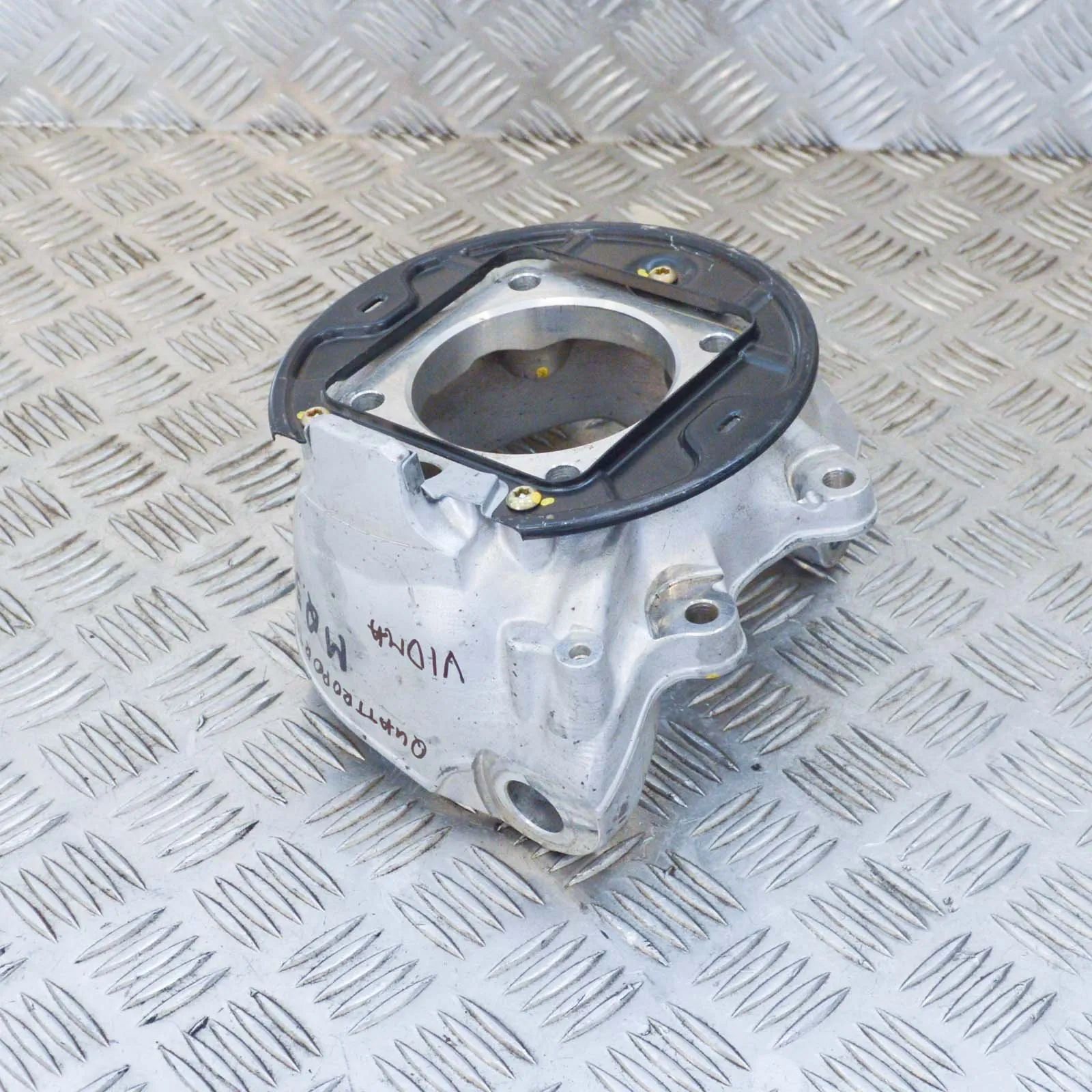 Maserati Quattroporte Rear Left Wheel Hub Spindle Rear Left Wheel Hub Spindle — MASERATI QUATTROP...