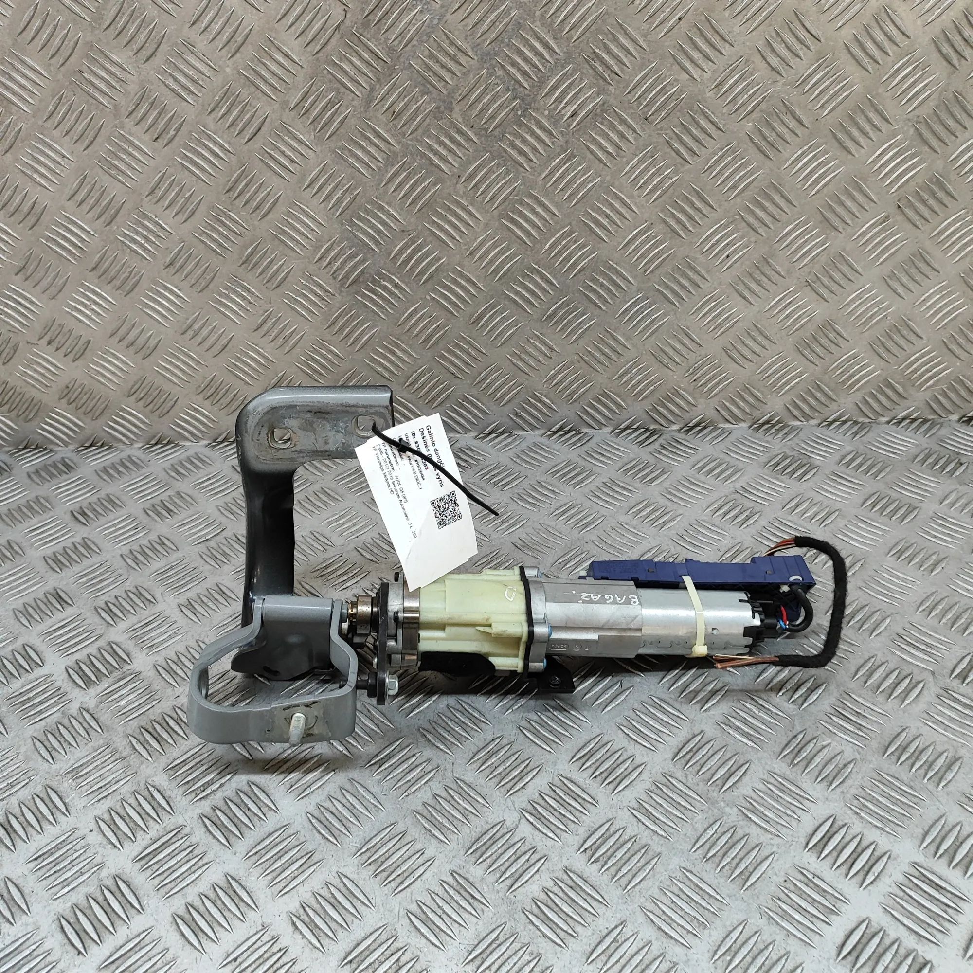 Audi Q5 (8R) Power tailgate lift motor — right Power tailgate lift motor — right — AUDI Q5 8R ...
