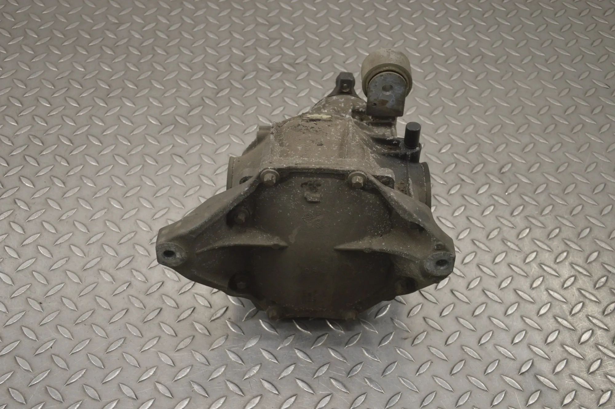 Mercedes-Benz S Coupe (C217) takatasauspyörästö Rear differential — MERCEDES BENZ E-CLASS COUPE...