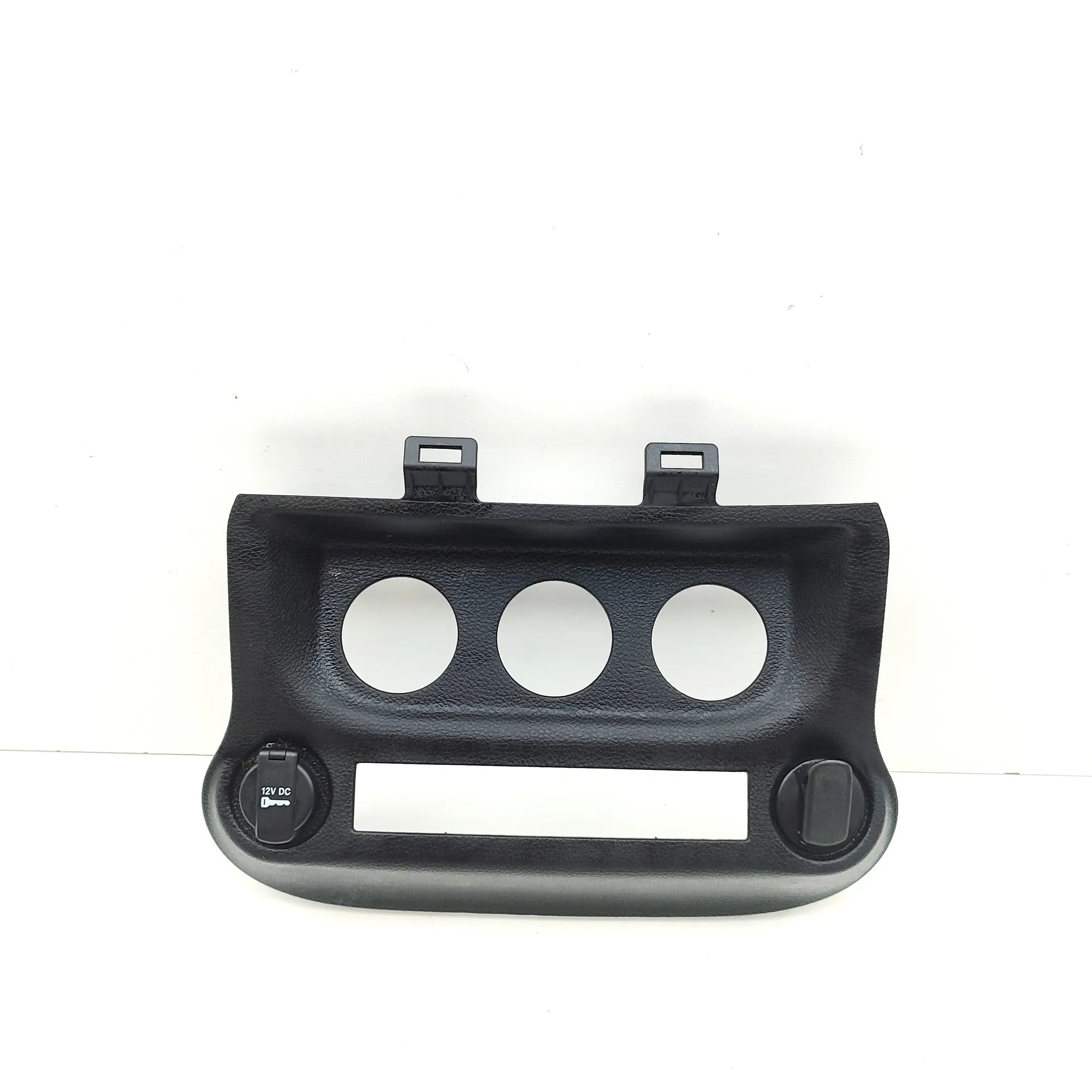 Jeep Wrangler (JK) Climate / heater control trim Climate / heater control trim — JEEP WRANGLER I...