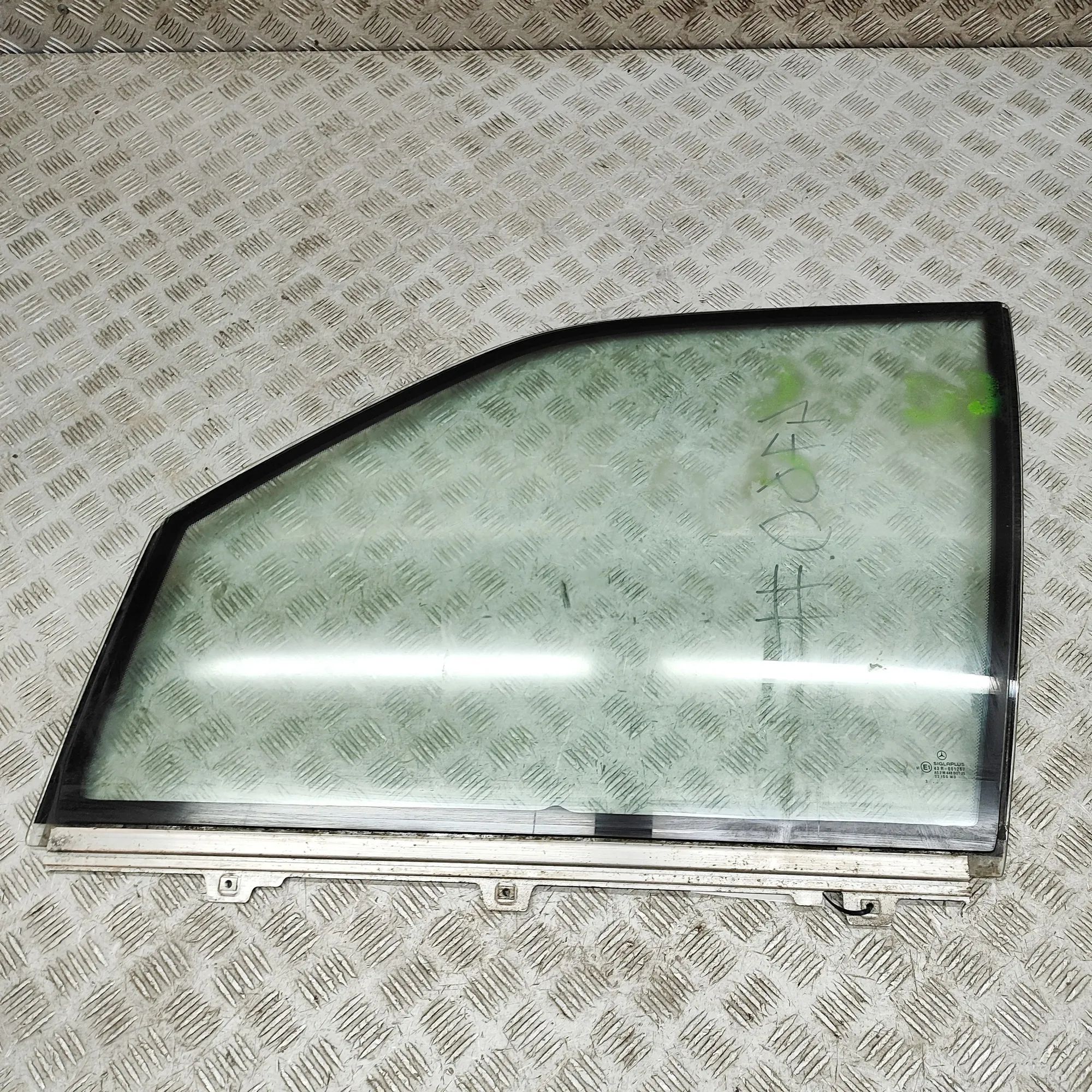 Mercedes-Benz 200 - 500 / E (W124) Front Left Door Window Front Left Door Window — MERCEDES BENZ S-CLASS ...