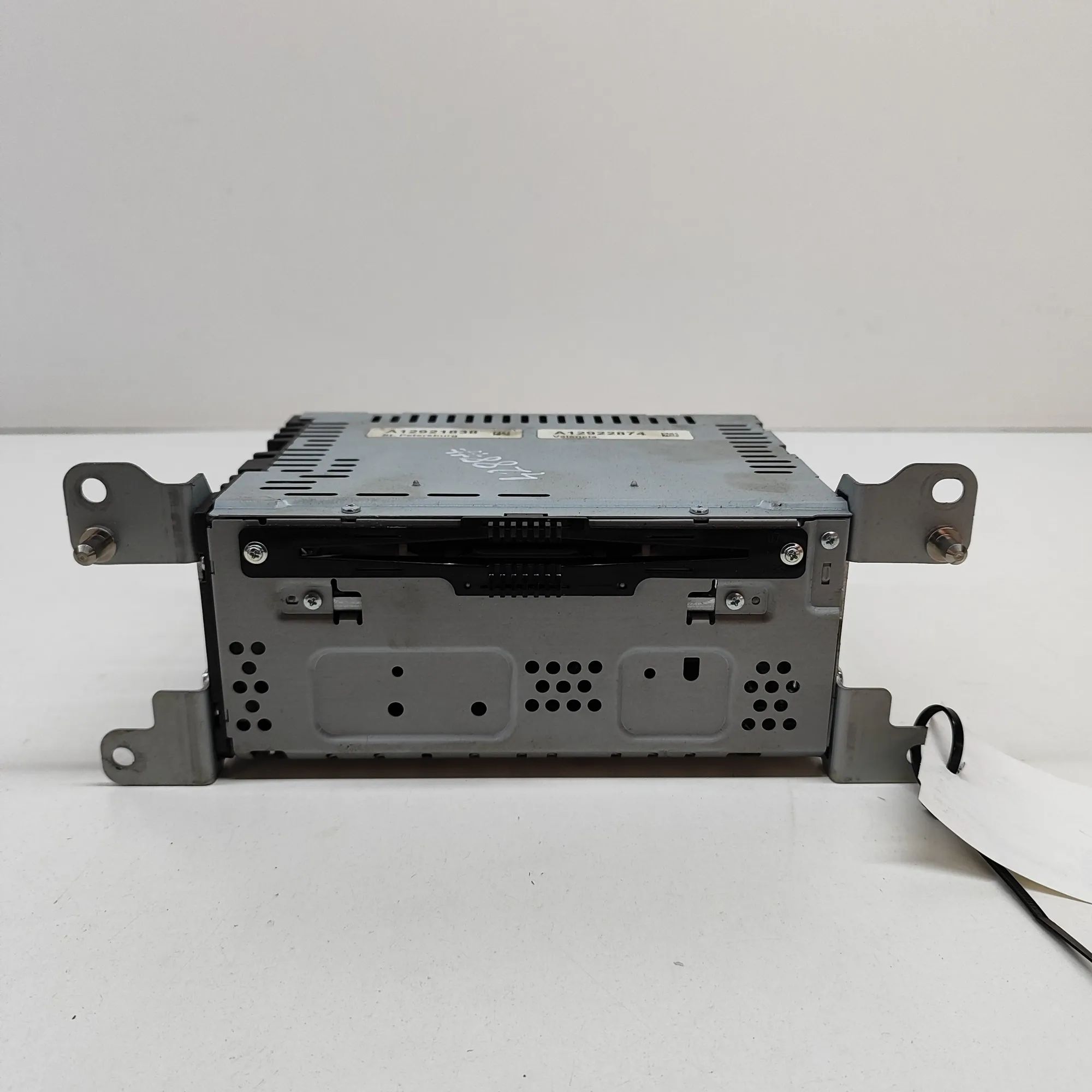 Ford Mondeo Radio / CD / navigation head unit Radio / CD / navigation head unit — FORD MONDEO...