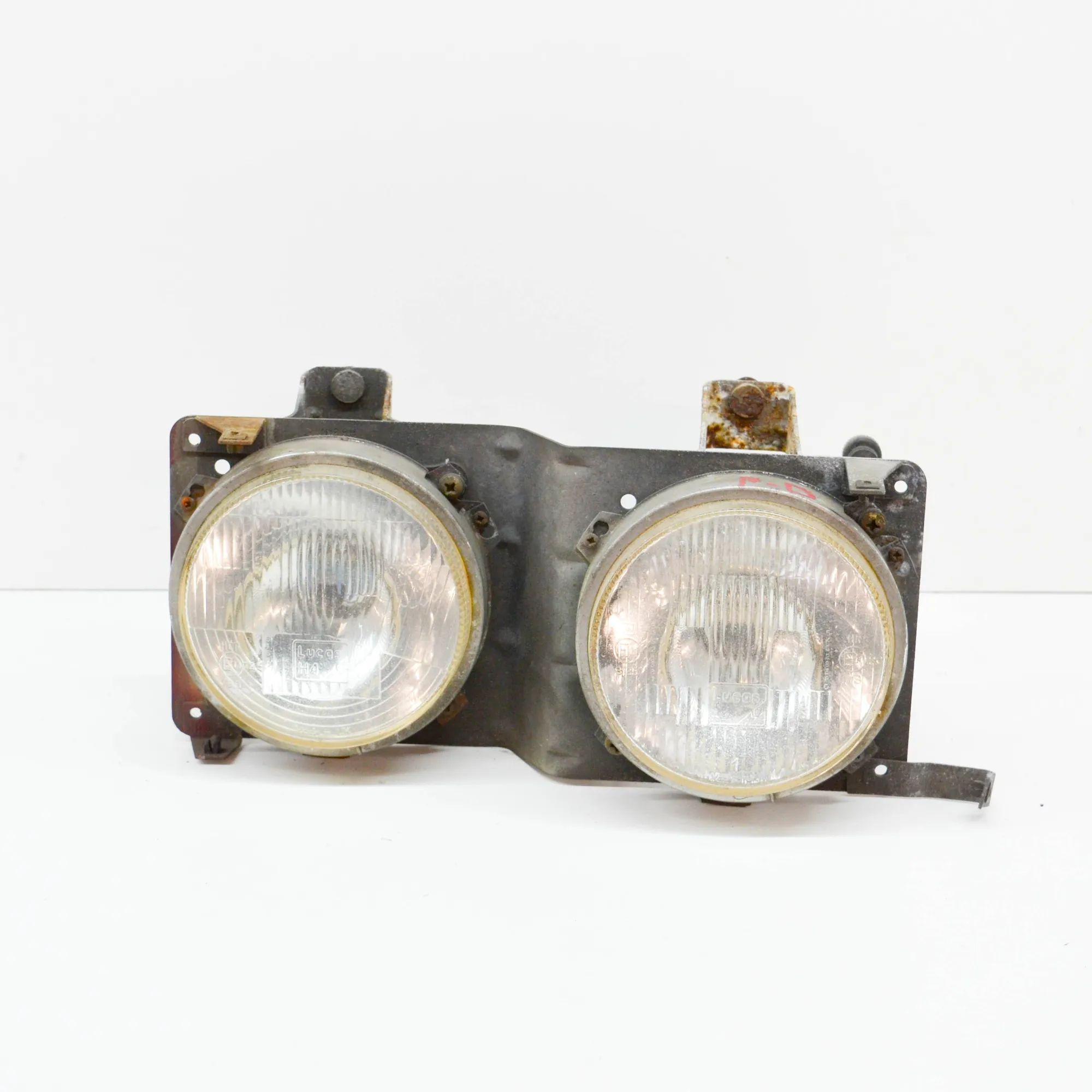 Jaguar XJ (XJ40) Front Right Headlight Front Right Headlight — JAGUAR XJ XJ40, XJ81 (1...