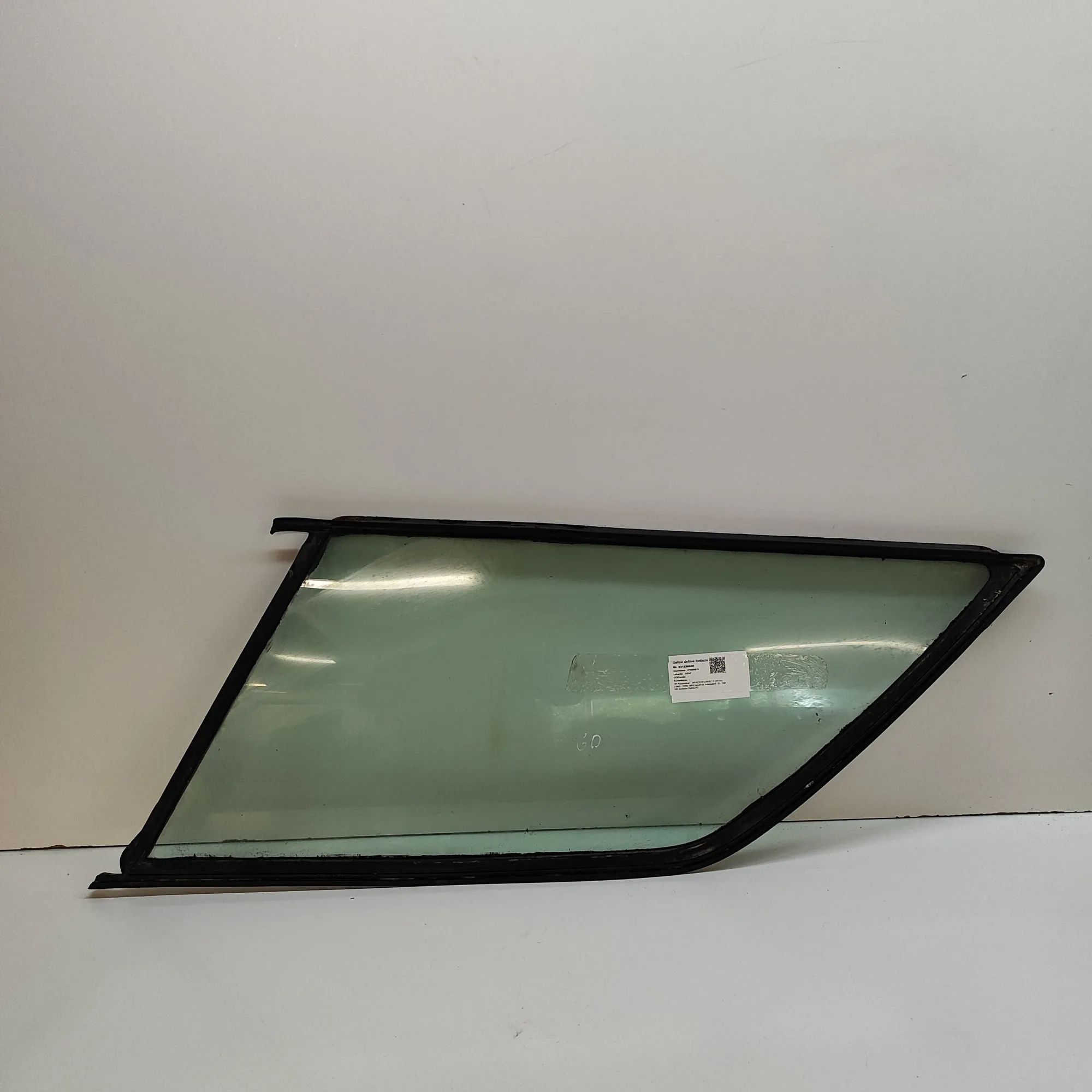 Mercedes-Benz 200 - 500 / E (W124) Rear Right Quarter Window Rear Right Quarter Window — MERCEDES BENZ E-CLA...