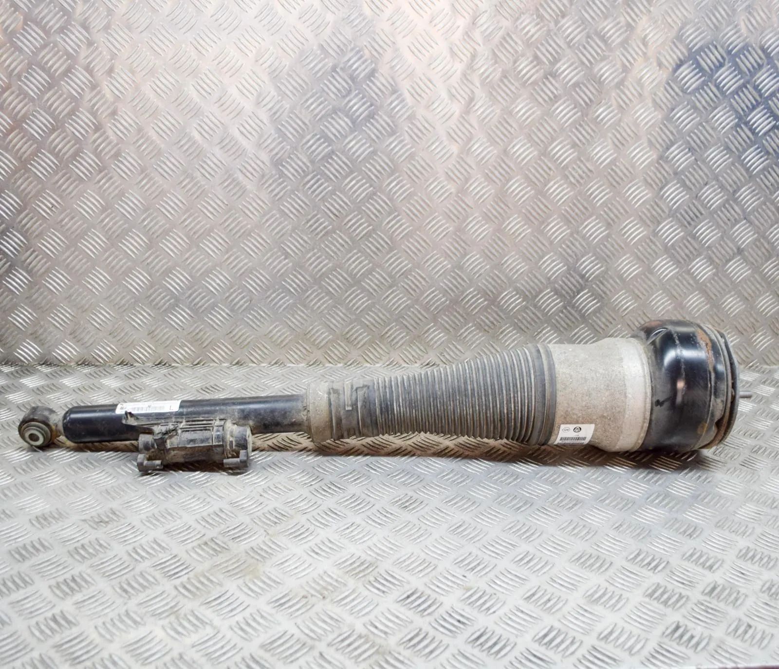 Mercedes-Benz S Coupe (C217) Rear Left Air Shock Absorber Rear Left Air Shock Absorber — MERCEDES BENZ S-...