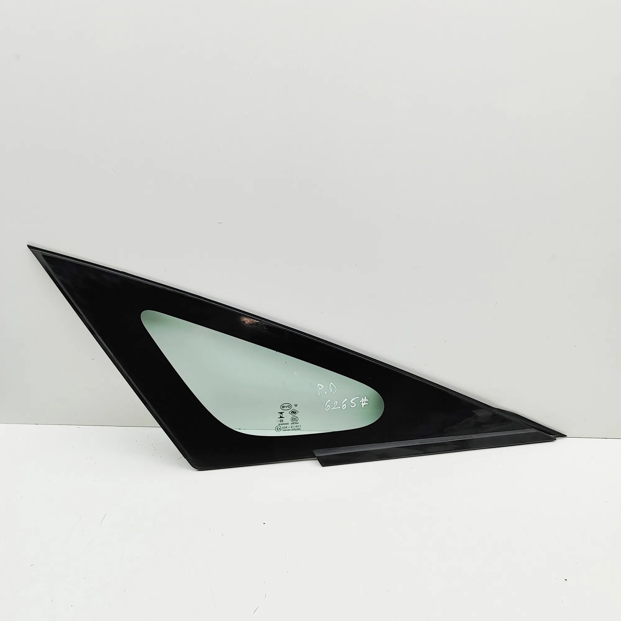 BYD Dolphin Quarter window — front right Quarter window — front right — BYD DOLPHIN (202...