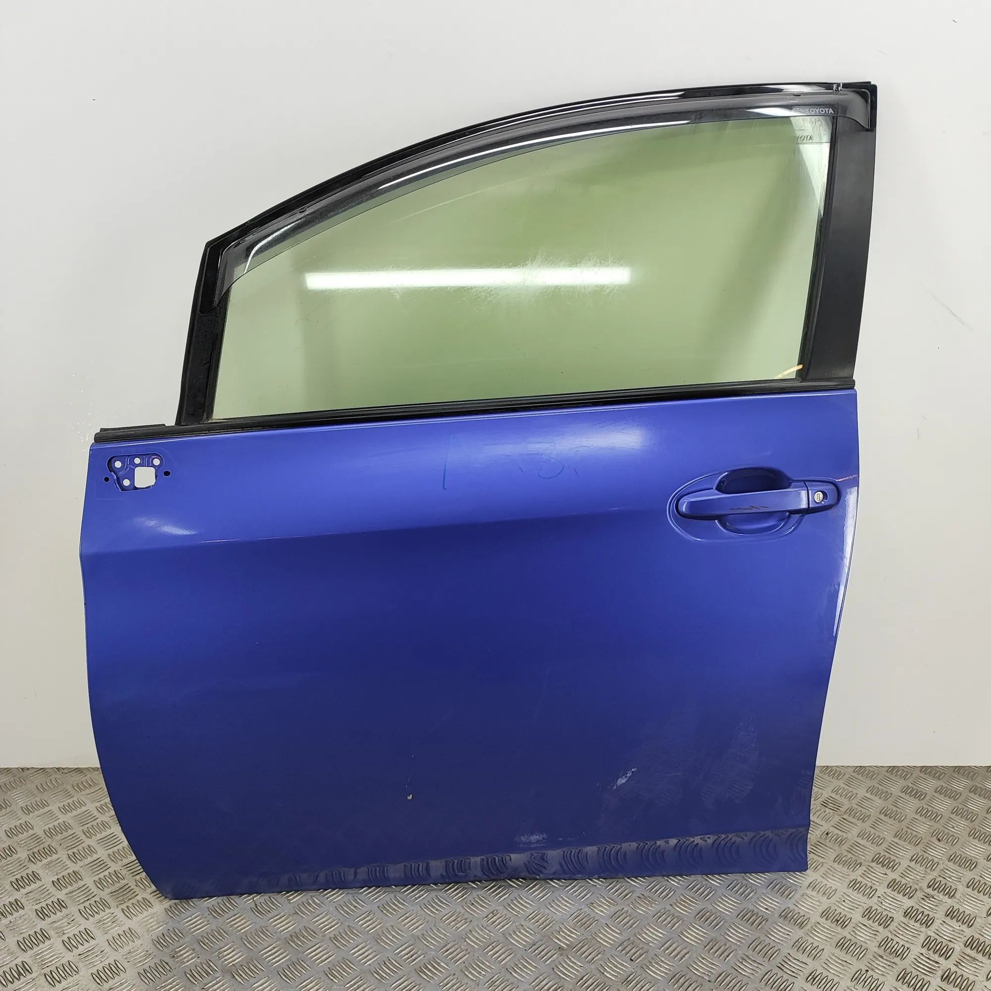 Toyota Corolla Verso Door — front left Door — front left — TOYOTA VERSO S _P12_ (2010-...
