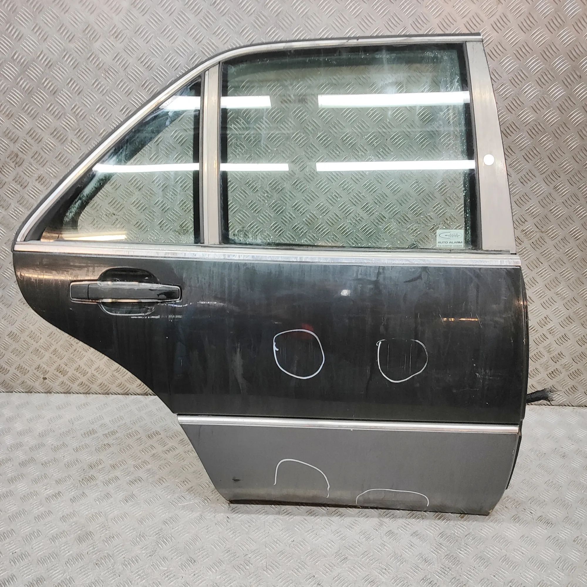 Mercedes-Benz 200 - 500 / E (W124) Door — rear right Door — rear right — MERCEDES BENZ S-CLASS (W140...