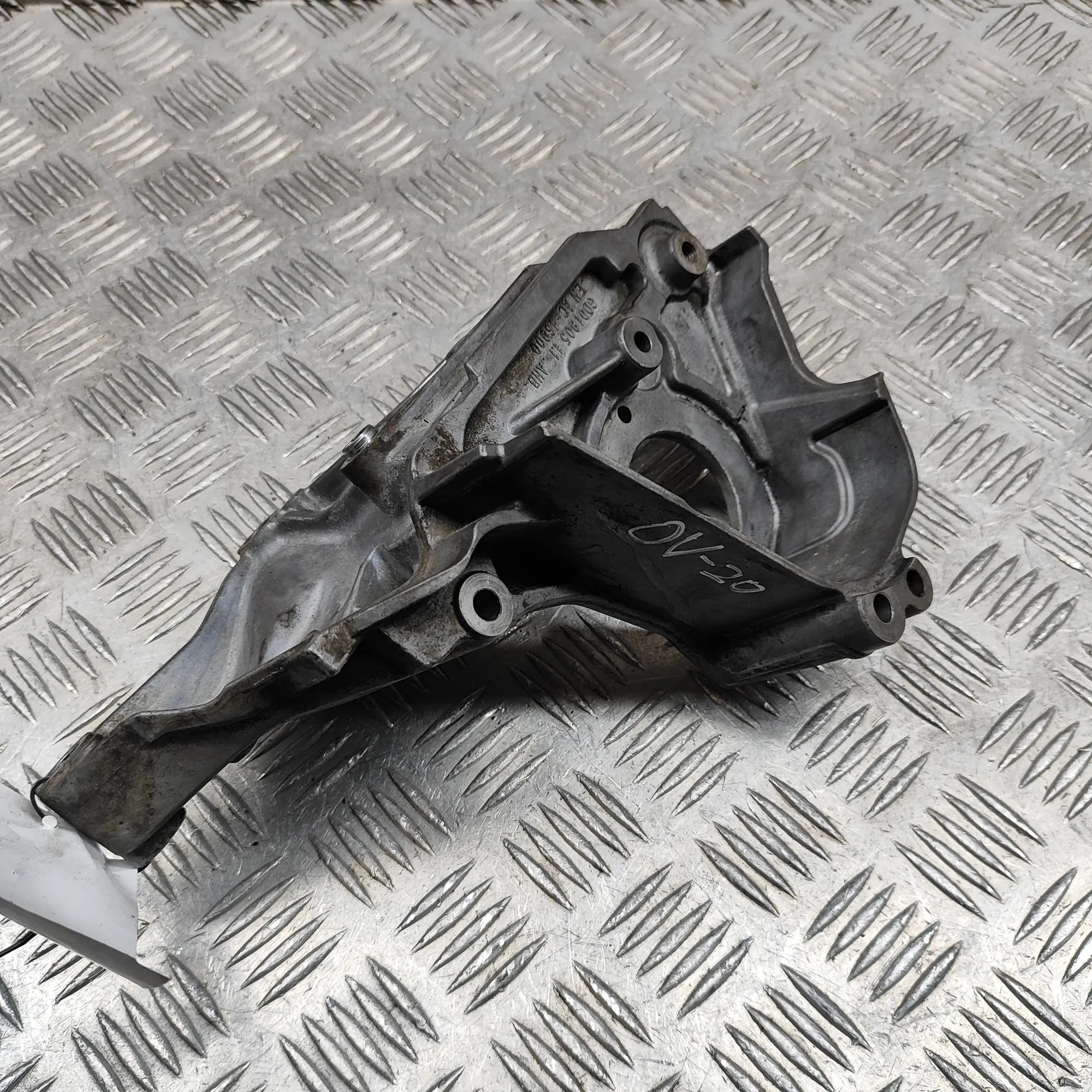 Volkswagen Crafter Alternator bracket Alternator bracket — VW CRAFTER Flatbed  SZ_ (2...