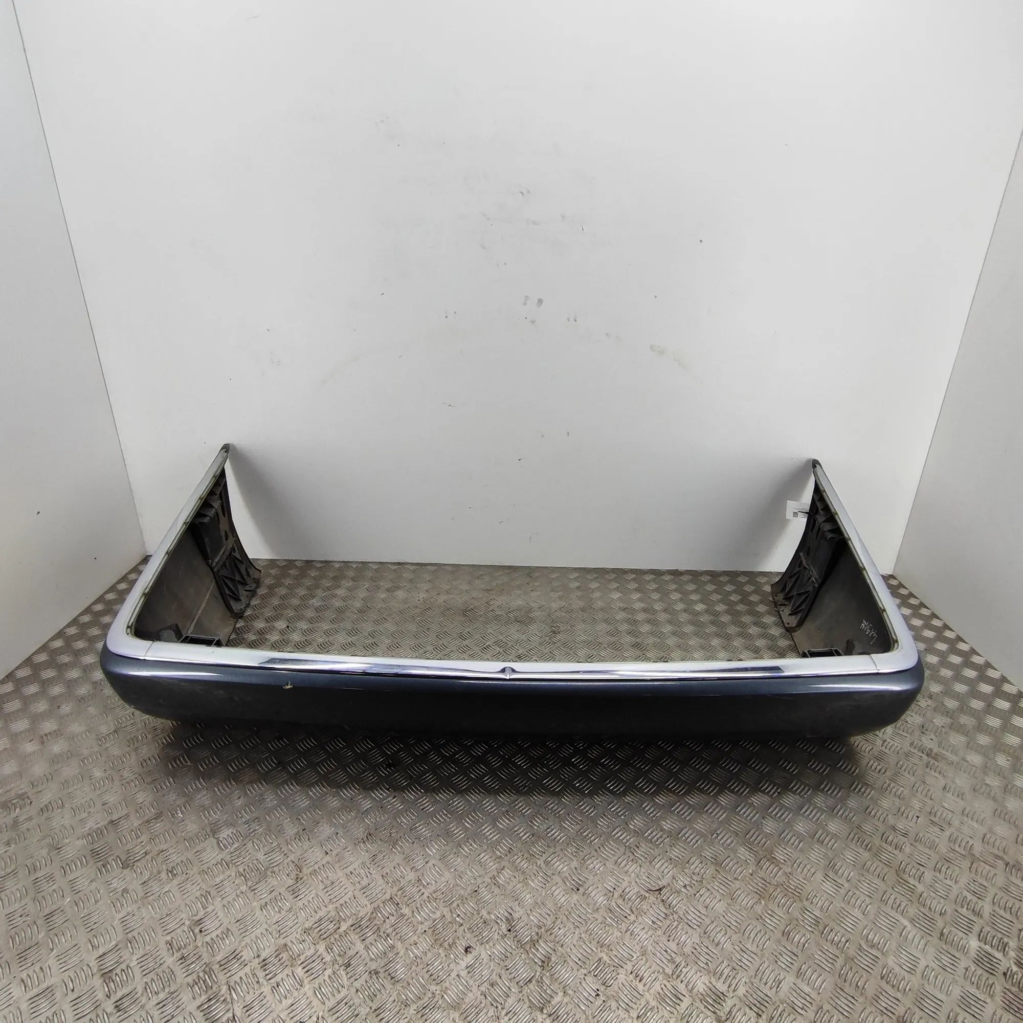 Mercedes-Benz 200 - 500 / E (W124) Bumper rear Bumper rear — MERCEDES BENZ S-CLASS (W140) (199...
