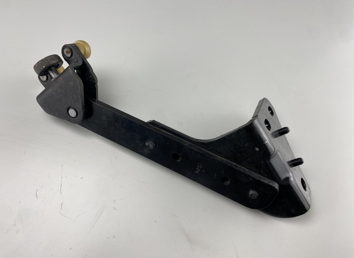 Toyota Proace Sliding door roller lower left Sliding door roller lower left — TOYOTA PROACE ...
