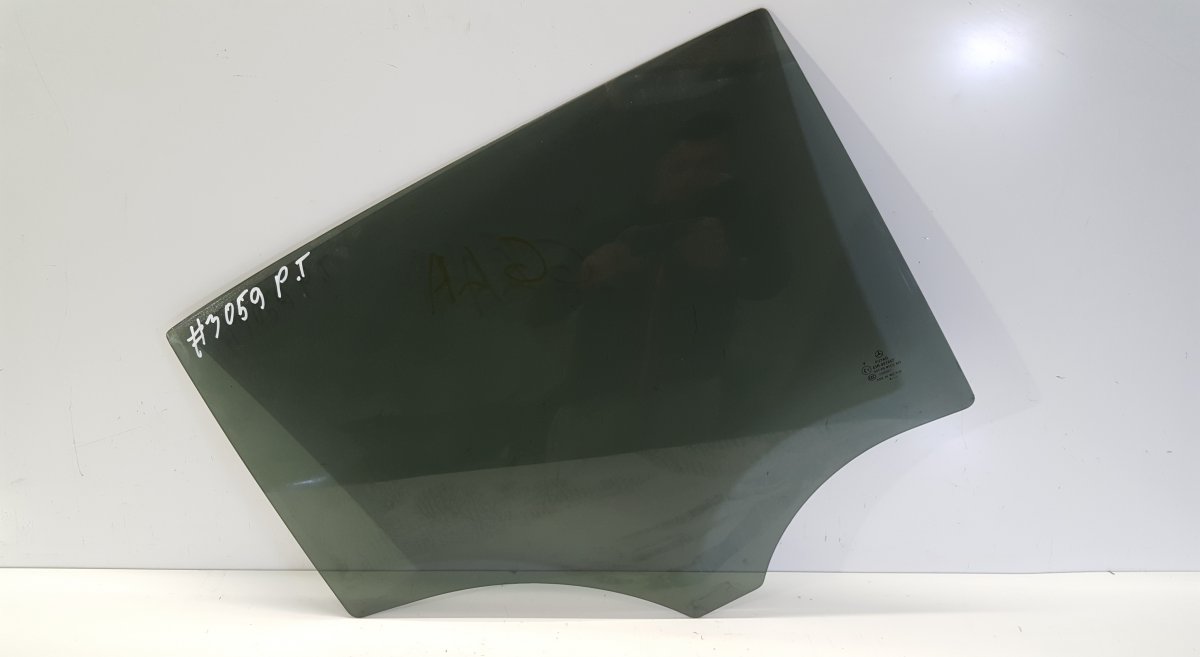 Mercedes-Benz GLA (X156) Door window glass — rear right Door window glass — rear right — MERCEDES-BENZ ...