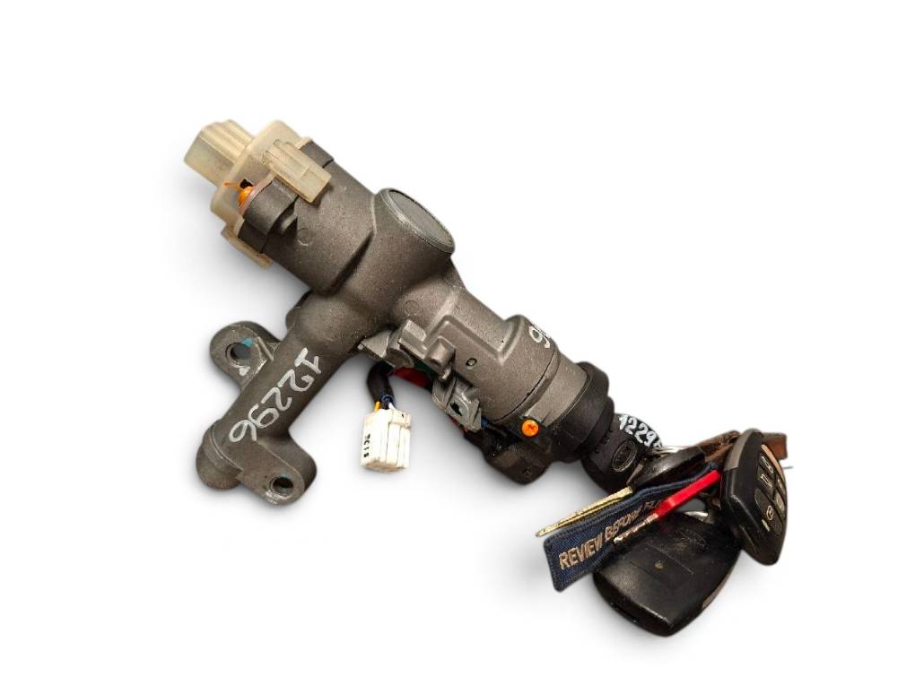 Kia Carnival Ignition lock cylinder Ignition lock cylinder — KIA CARNIVAL III (VQ) ...