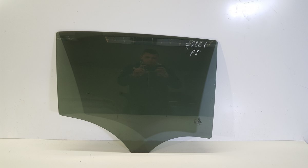 Mercedes-Benz GLA (X156) Door window glass — rear right Door window glass — rear right — MERCEDES-BENZ ...