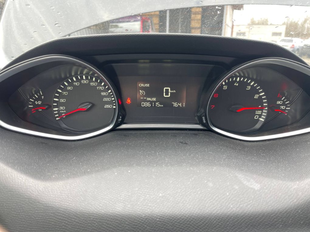 Peugeot 308 mittaristo Instrument cluster — PEUGEOT 308 II (T9) (2013-...