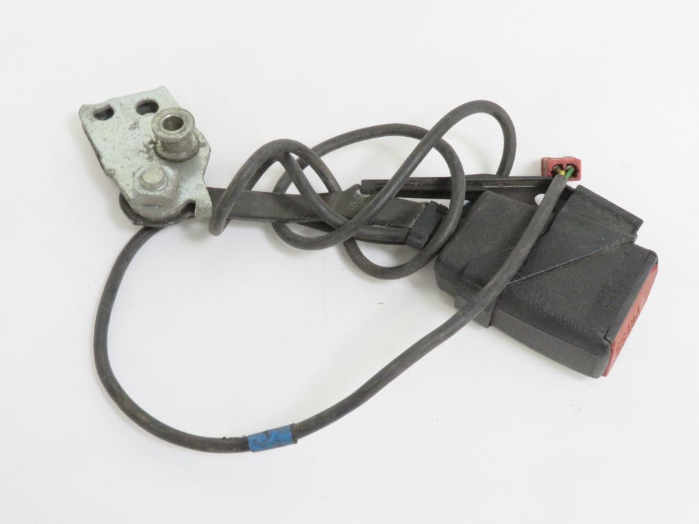 Mercedes-Benz 200 - 500 / E (W124) Seat belt buckle — front left Seat belt buckle — front left — MERCEDES-BENZ E...