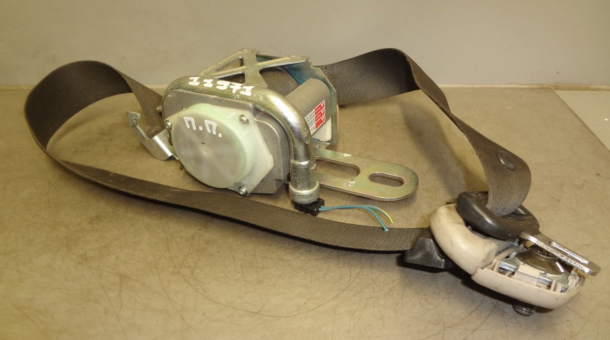 Chrysler 300C Seat belt — front right Seat belt — front right — CHRYSLER 300C I (2004...