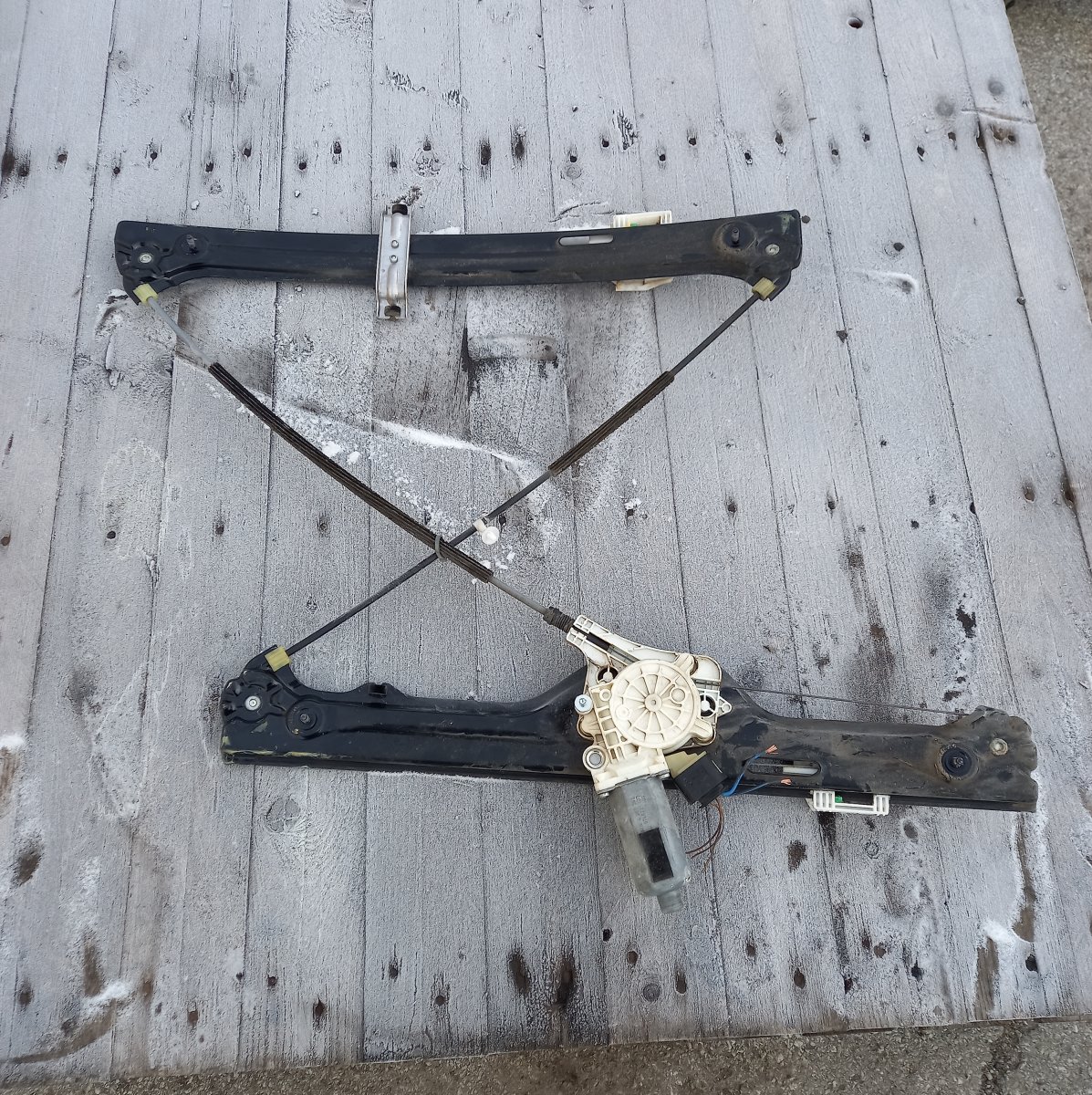 BMW X5 (E70) Front right window regulator mechanism Front right window regulator mechanism — BMW X5...