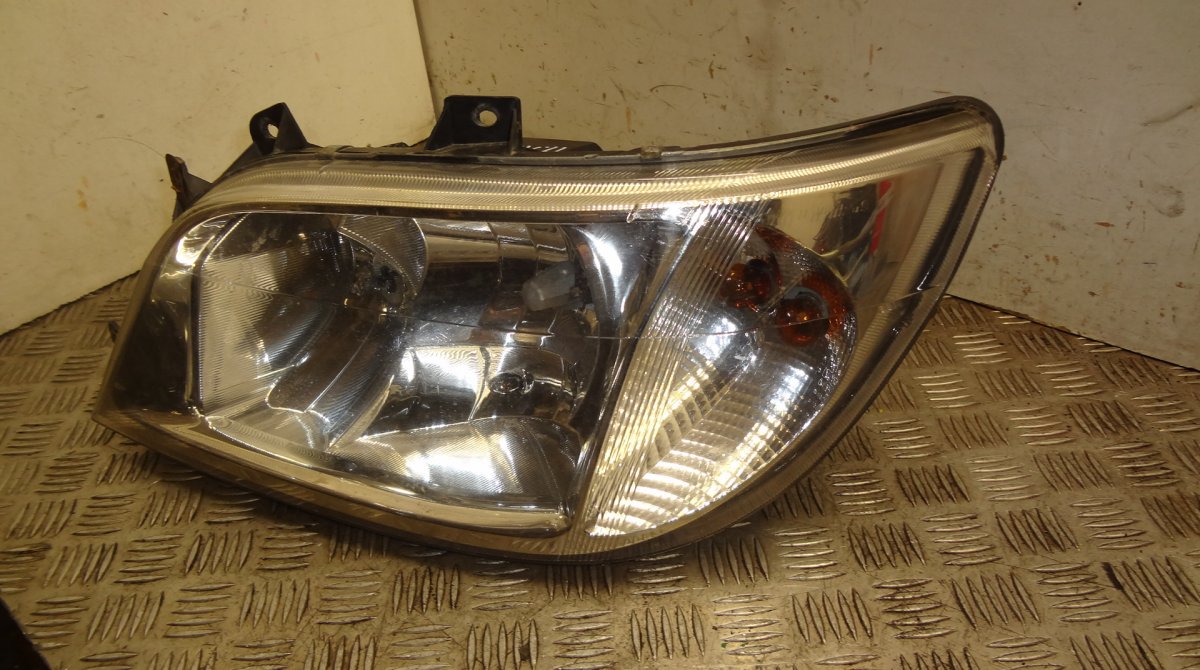 Mercedes-Benz Sprinter (W901-905) Left headlight Left headlight — MERCEDES-BENZ SPRINTER (903) (...
