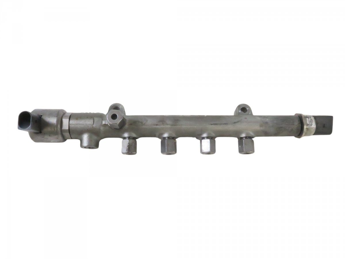 Mercedes-Benz A (W169) Fuel Distributor / fuel rail Fuel distributor / fuel rail — MERCEDES-BENZ C-...