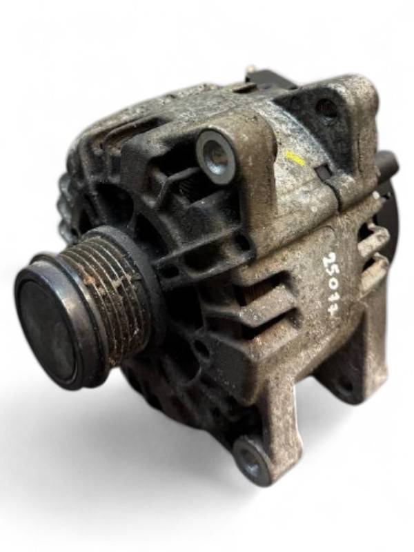 Volvo V40 Alternator Alternator — VOLVO V40 (2012-2019) — 30659390

...