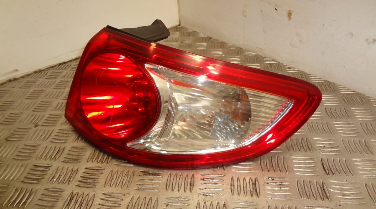 Hyundai Santa Fe Right Rear Light Right rear light — HYUNDAI SANTA FE II (CM, NC)...