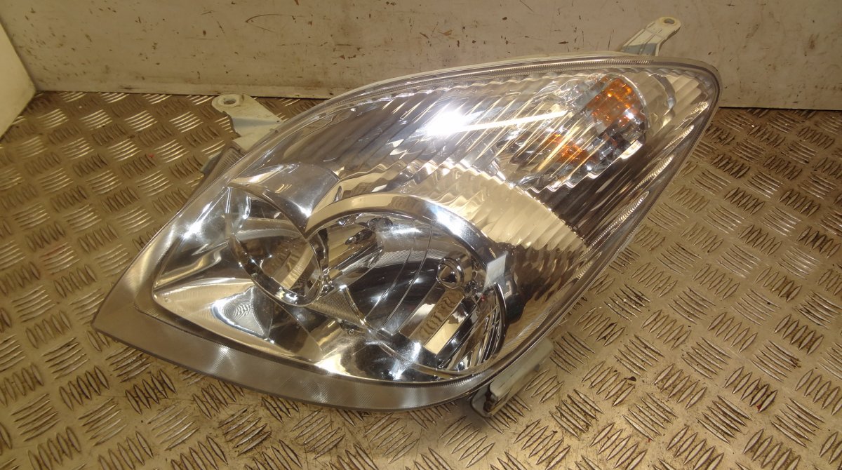 Toyota Corolla Verso Left headlight Left headlight — TOYOTA COROLLA Verso I (E120) ...
