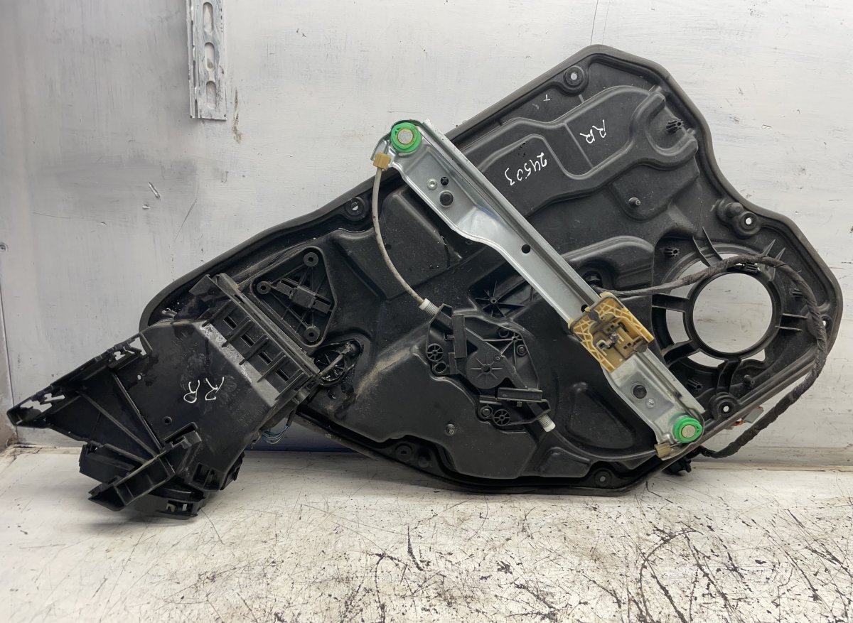 Volvo S60 Rear right window regulator mechanism Rear right window regulator mechanism — VOLVO S...