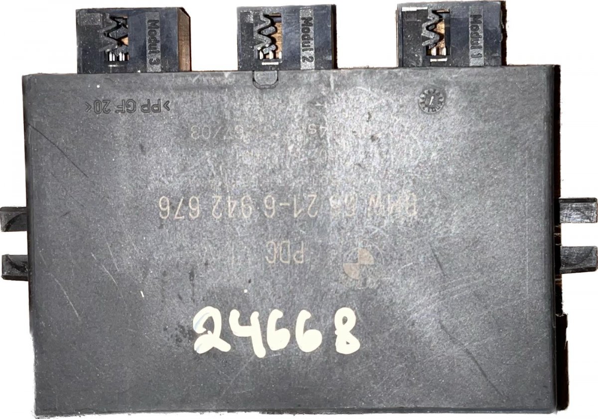 BMW X5 (E53) Parking assistance control unit Parking assistance control unit — BMW X5 (E53) ...