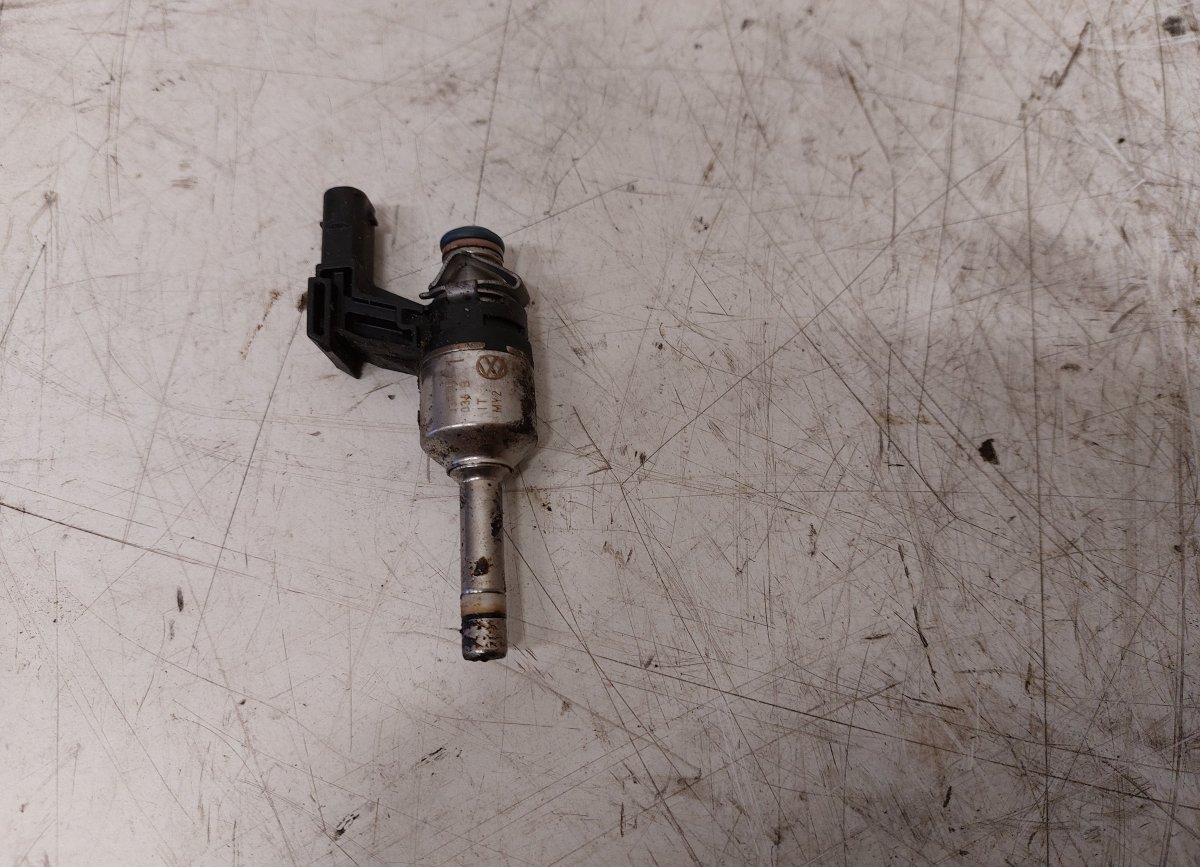 Skoda Octavia Fuel Injector Fuel injector — SKODA OCTAVIA II (1Z) (2004-201...