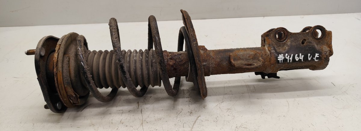 Toyota Auris Shock absorber — front left Shock absorber — front left — TOYOTA AURIS (_E1...