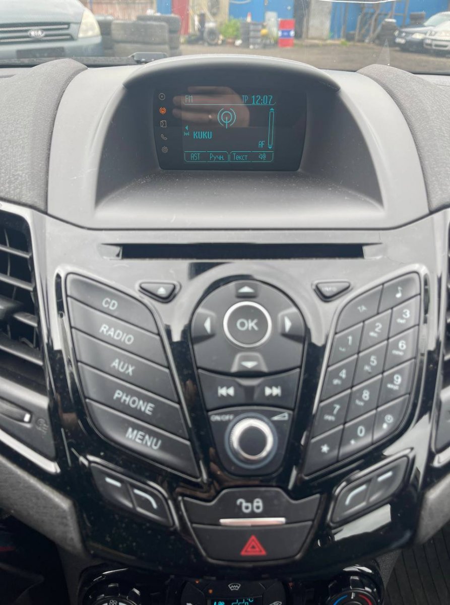 Ford Fiesta Dashboard screen Dashboard screen — FORD FIESTA VI (2008-2017) —...