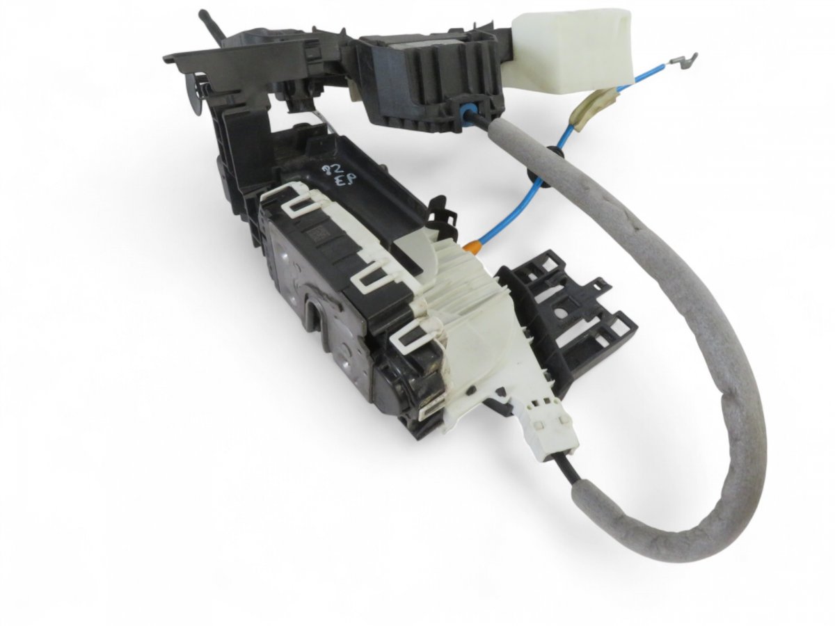 Mercedes-Benz CLA (C117) Door lock — front right Door lock — front right — MERCEDES-BENZ CLA (C1...