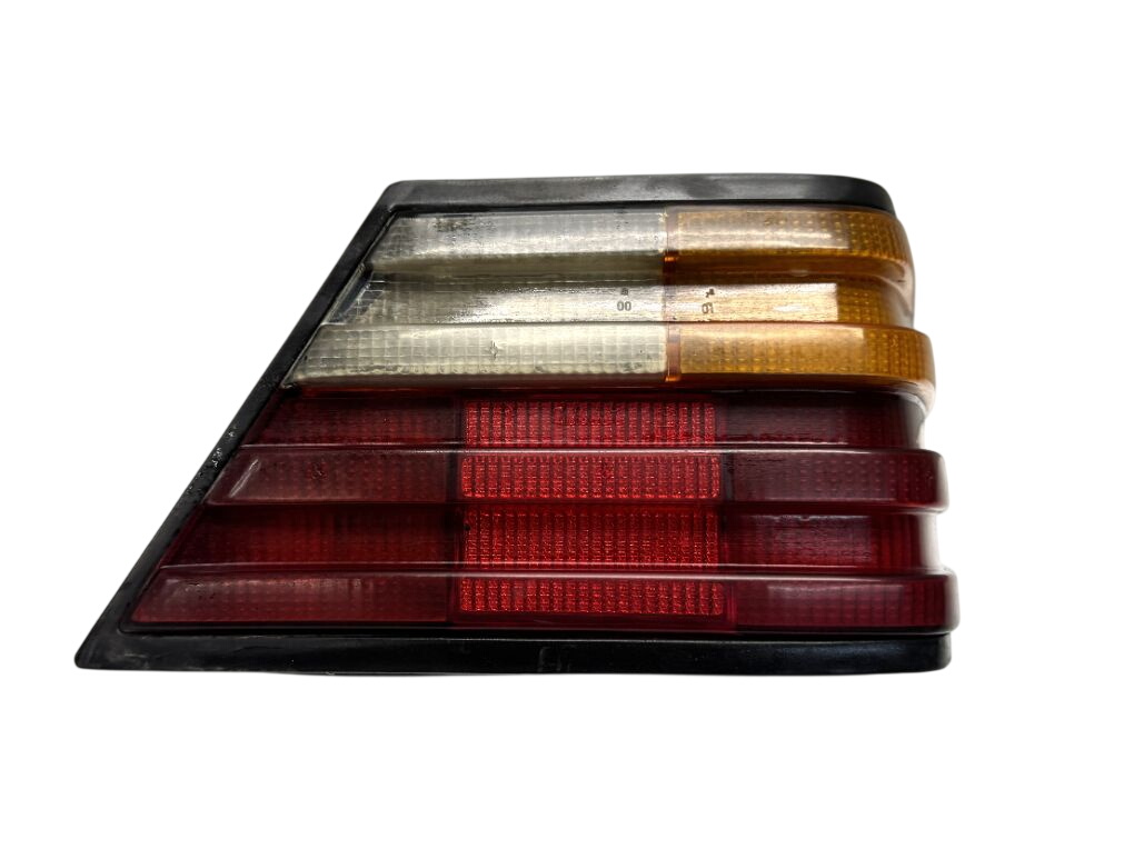 Mercedes-Benz 200 - 500 / E (W124) Right Rear Light Right rear light — MERCEDES-BENZ E-CLASS (W124)...