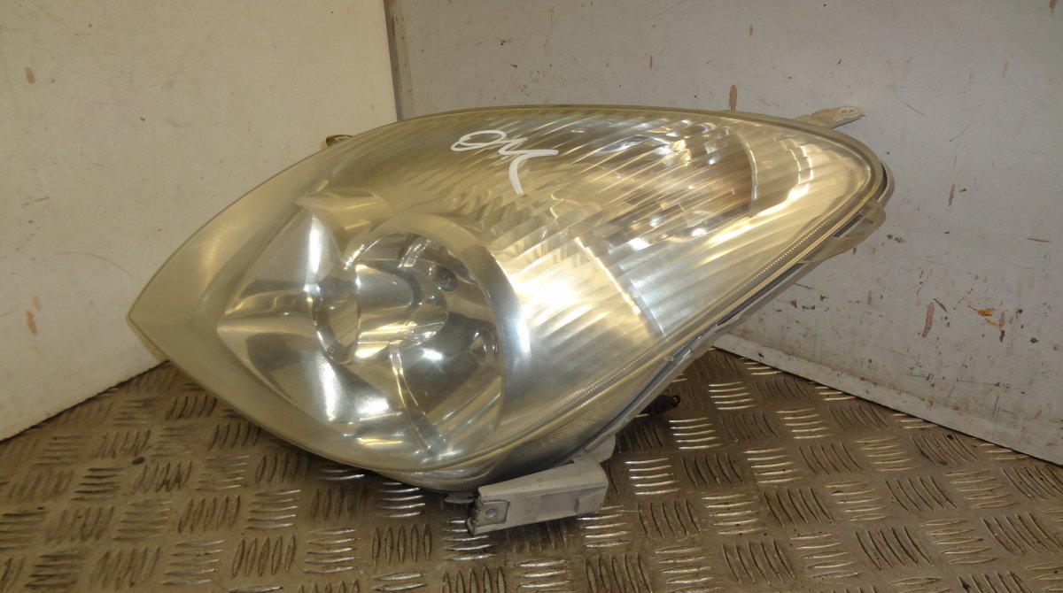 Toyota Corolla Verso Left headlight Left headlight — TOYOTA COROLLA Verso I (E120) ...