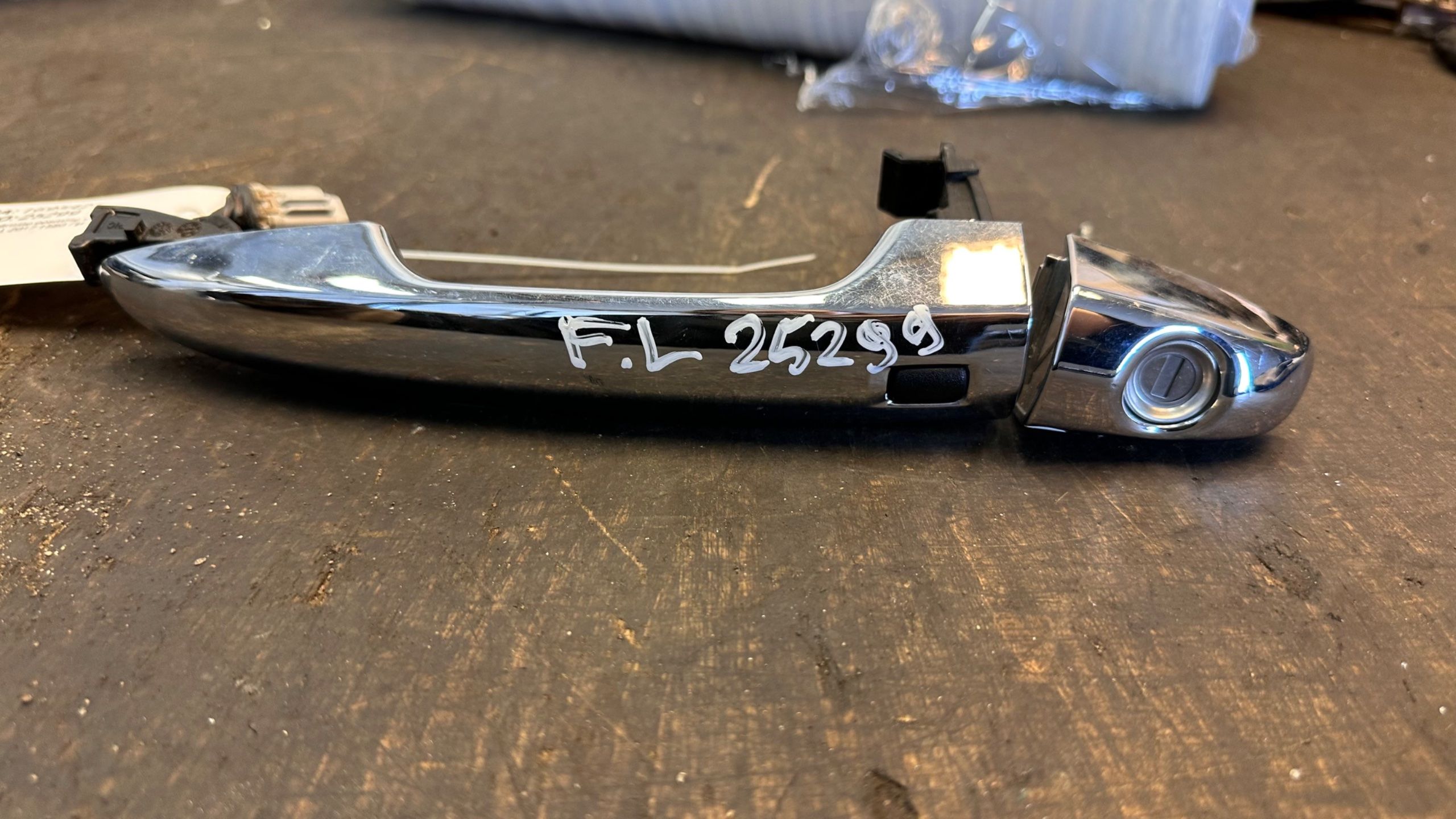 Kia Niro Exterior door handle — front left Exterior door handle — front left — KIA NIRO I ...