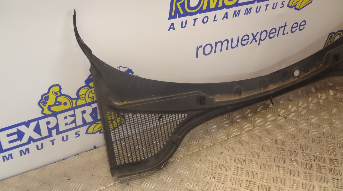 Skoda Octavia Windscreen wiper cowl Windscreen wiper cowl — SKODA OCTAVIA III (5E) ...