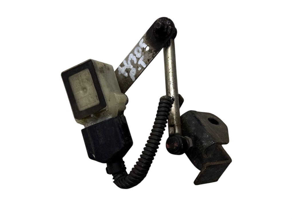 Maserati Quattroporte Suspension level sensor — rear right Suspension level sensor — rear right — MASERATI...