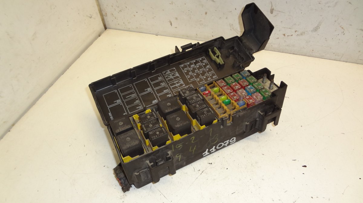 Jeep Cherokee / Liberty (KJ) Fuse box Fuse box — JEEP CHEROKEE III / LIBERTY (KJ) (20...