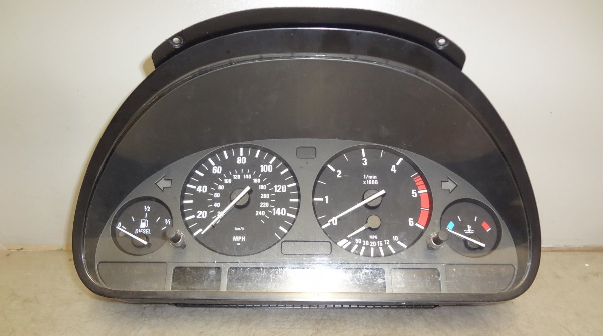 BMW X5 (E53) instrument cluster Instrument cluster — BMW X5 (E53) (2000-2007) —...