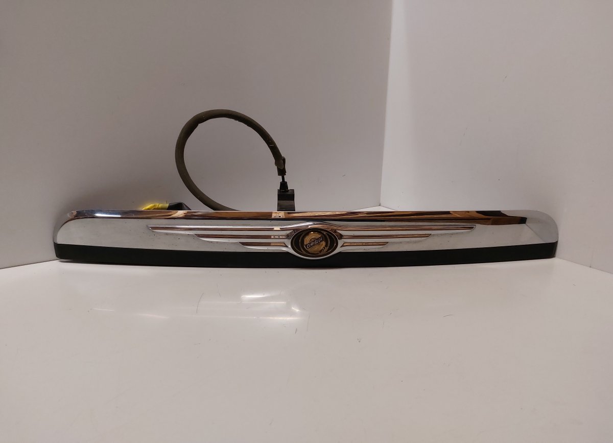 Chrysler Grand Voyager / Town & Country Boot lid / tailgate moulding Boot lid / tailgate moulding — CHRYSLER VOYAGER...