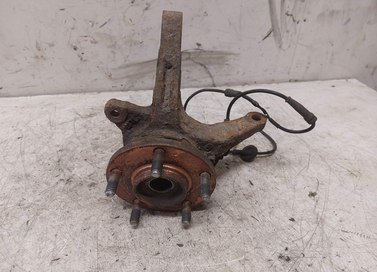 Hyundai Santa Fe Wheel bearing housing — front right Wheel bearing housing — front right — HYUNDAI S...