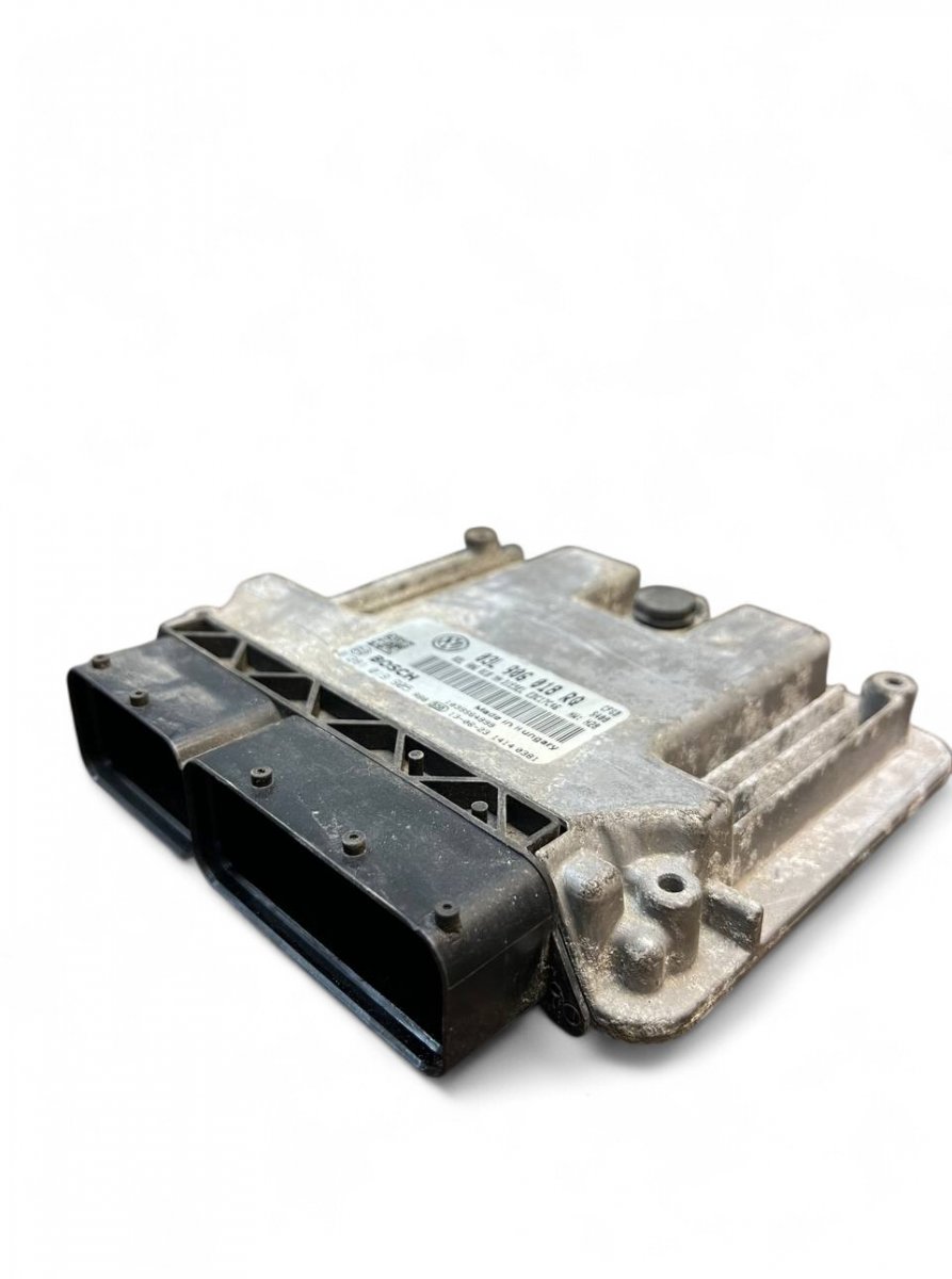 Skoda Superb (3T) Engine control unit (ECU) Engine control unit (ECU) — SKODA SUPERB II (3T...
