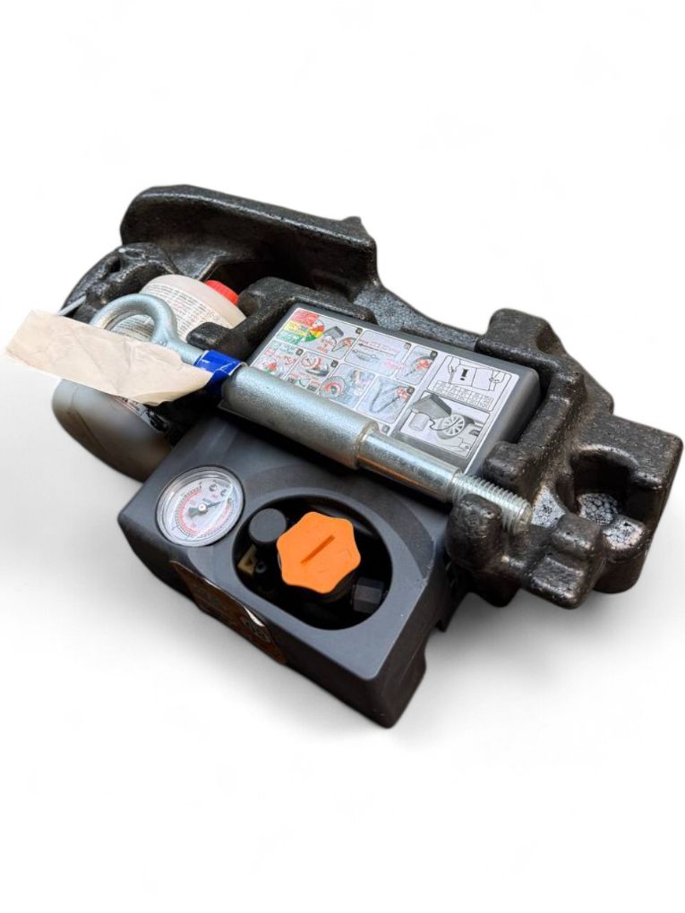 Volvo S60 Tool Kit Tool Kit — VOLVO S60 II / V60 I (2010-2018)

Ge...